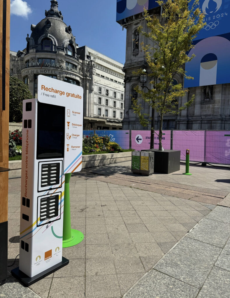 Adhésif sur borne de recharge