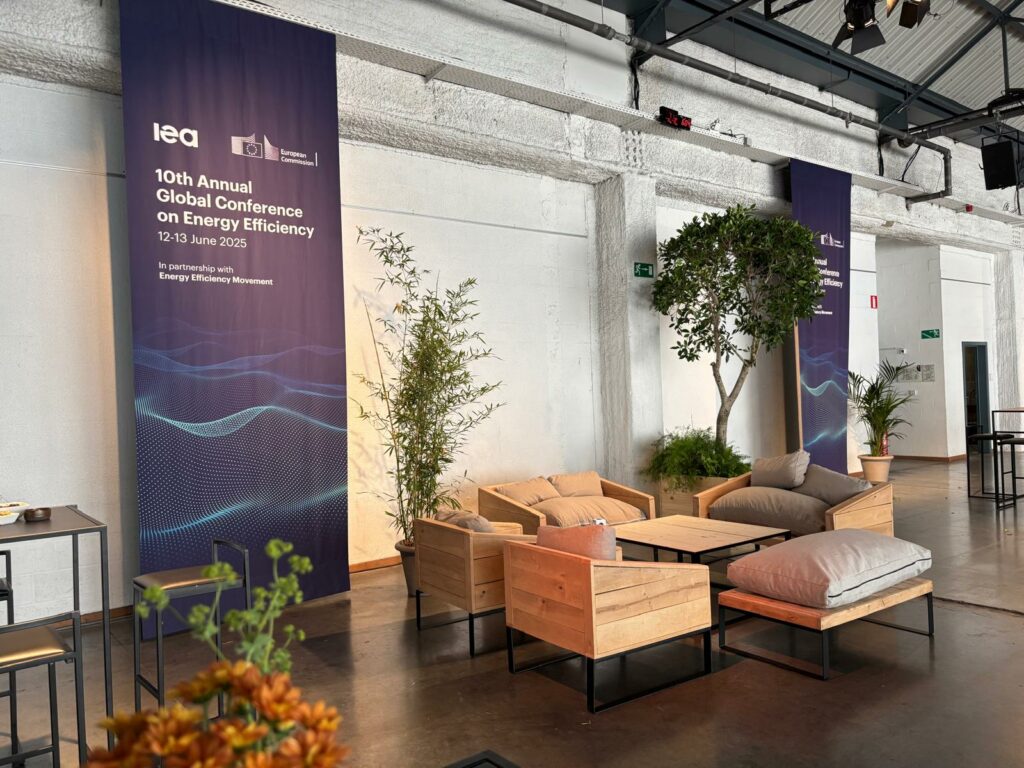 Oriflamme pour signalétique de salon professionnel